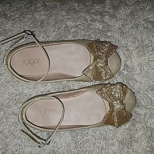 Toddler Gold Dress shoes Like New
